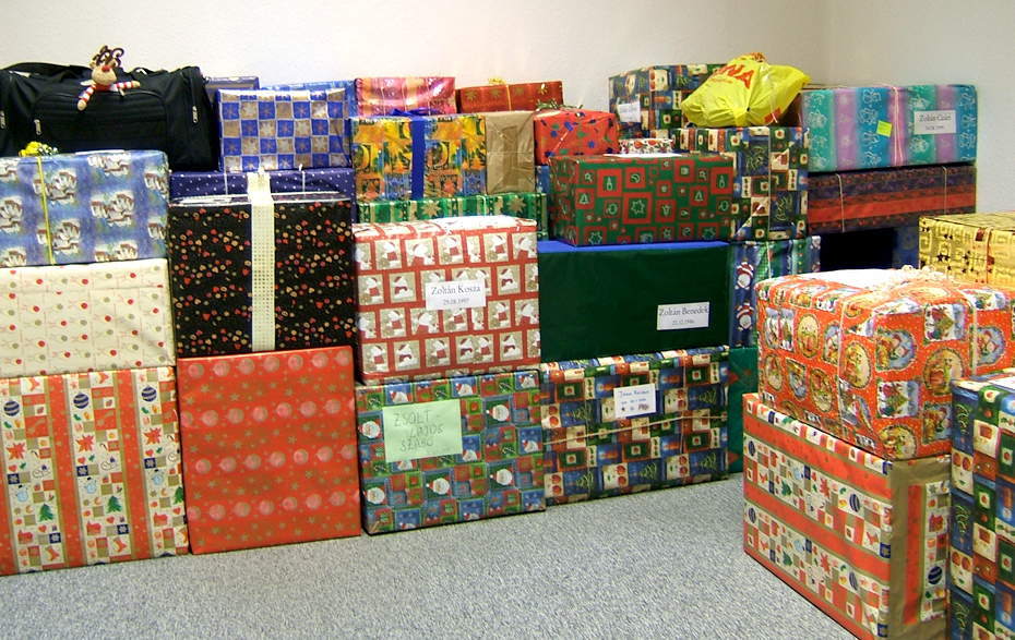 Fotos: Weihnachtspäckchen für das Kinderheim in Ocland