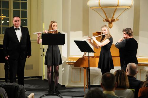 Foto: Weihnachtskonzert 2016 Berlischky Pavillon Manuel Kutzke und Querflöten Ensemble
