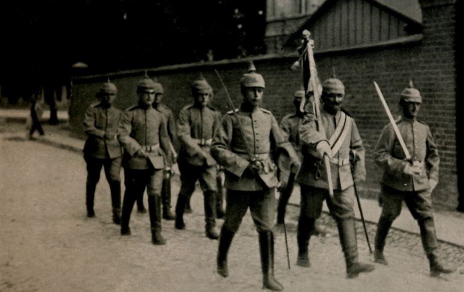 Gruppe von Männern in Uniform