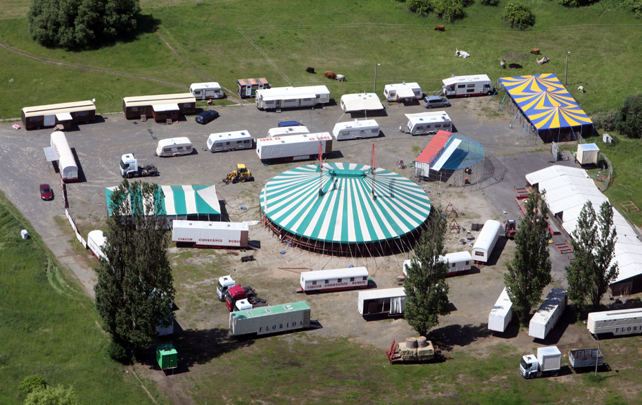 Luftbild von einem Zirkus