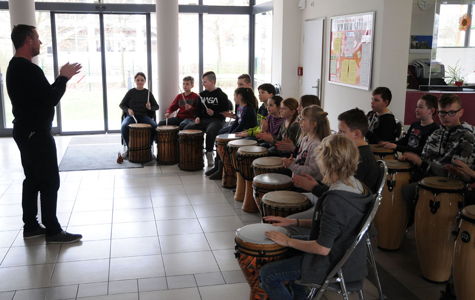 Foto: Fotoausstellung ML2 Percussionsklasse der evangl. Grundschule