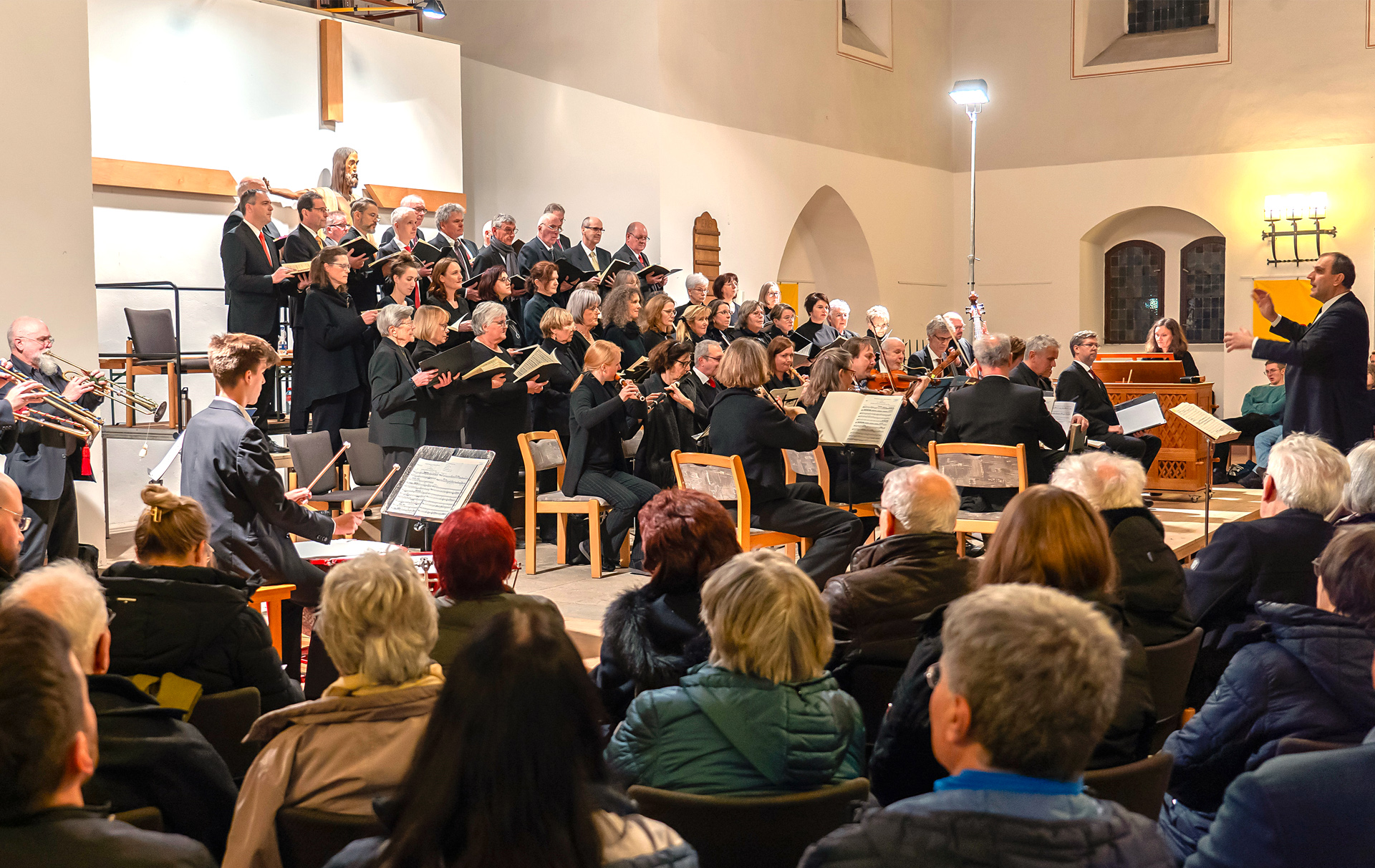 Foto: Chöre in der Kirche