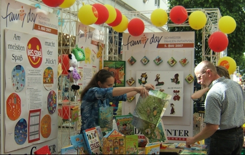 Kinderbücherstand vom 2. family day 2007