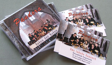 Foto: 2 CDs und 4 Eintrittskarten