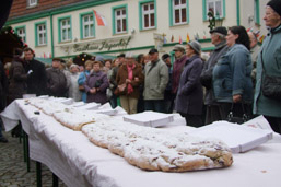 Foto: Riesenstollen zum Anschnitt bereit