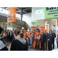 Foto: Offizielle am Infostand