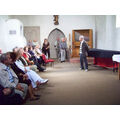 Foto: Vortrag in der Kirche vor sitzendem Publikum