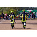 Foto: 2 Feuerwehrleute in Montur