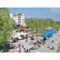 Foto vom 1. Mai 2012: Feiertagstrubel am Bollwerk mit Eiswagen und Hüpfburg
