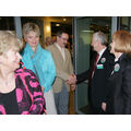 Foto: Bürgermeister Polzehl und seine Frau begrüßen die Gäste.