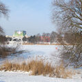 Foto vom 27. Januar 2013: Blick über den zugefrorenen Kanal auf die Uckermärkischen Bühnen