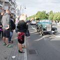 Foto: Besucher an der Berliner Straße bei der Rundfahrt der Oldtimer