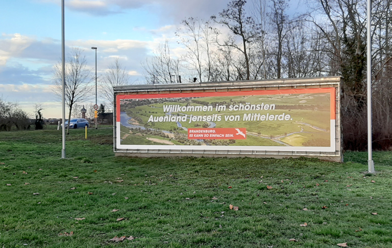 Foto: Banner am Ortseingang