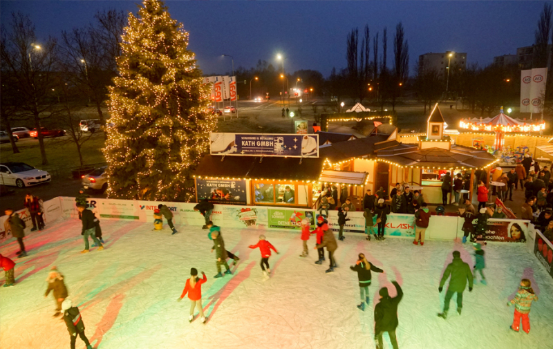 Foto: Eisbahn vor dem Oder-Center