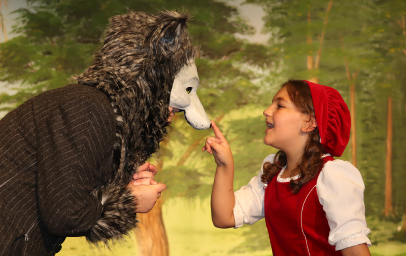 Foto: Rotkäppchen und der Wolf Foto: Rotkäppchen und der Wolf