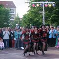 Foto: 3 Tänzerinnen vor Publikum
