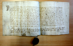 Foto: Alte Urkunde mit Siegel